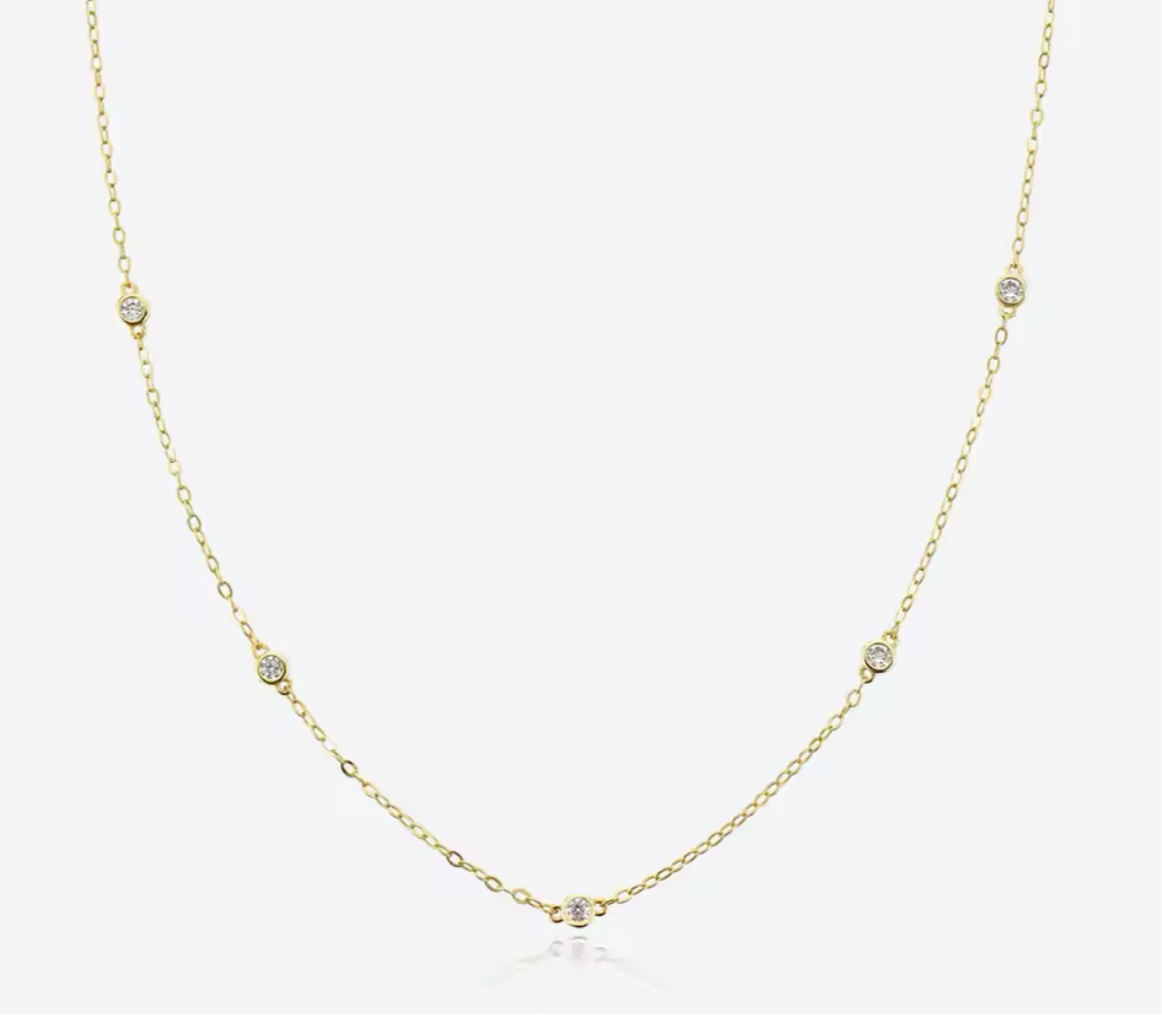 Dainty gold necklace